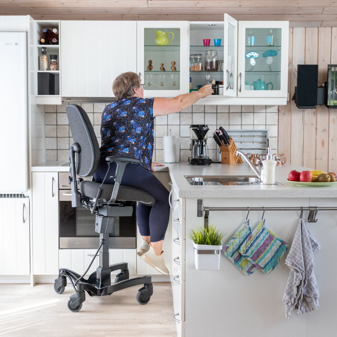 Chair for conditions that create balancing problems