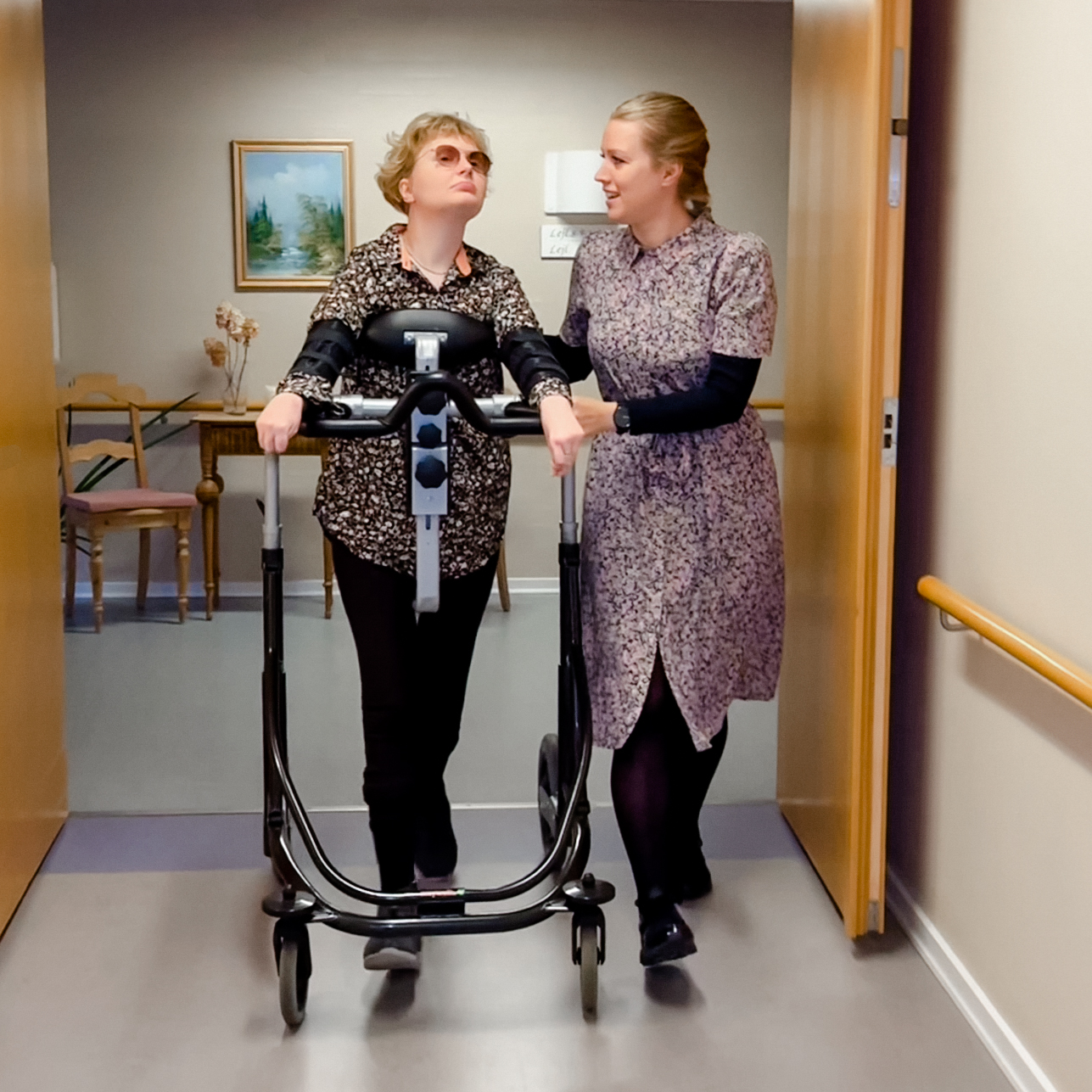 Case study: Mille has relearned to walk – Rett syndrome – vela Chairs
